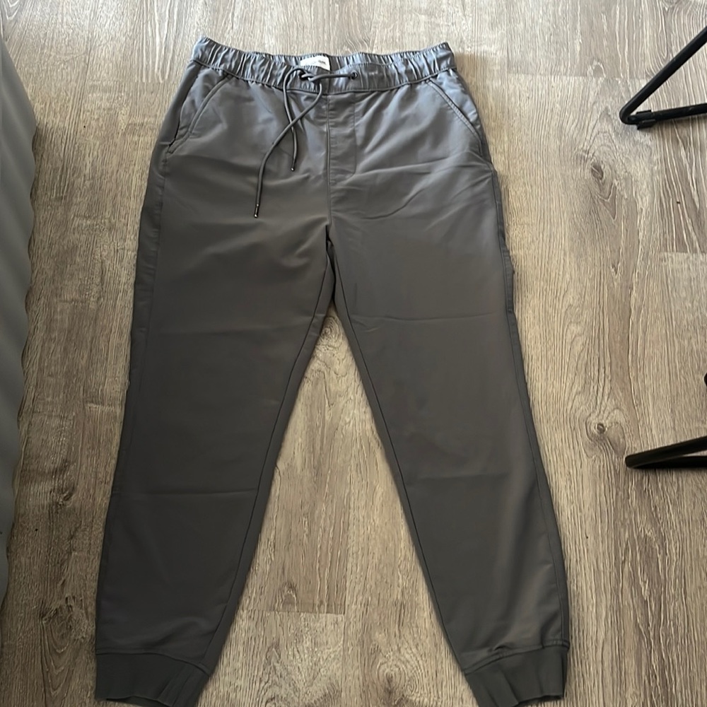 Athletic pants